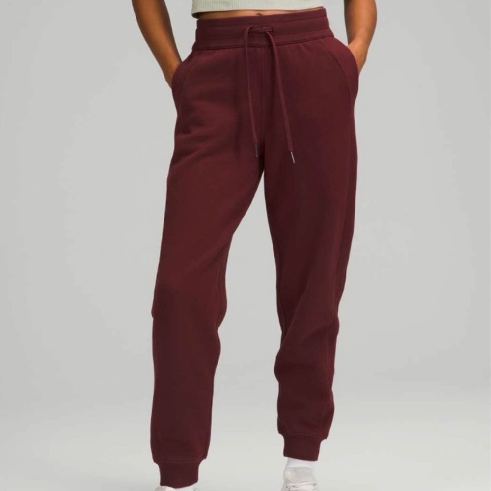 Size 8 scuba high rise jogger in mulled wine